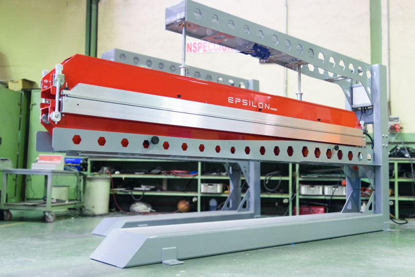 Support avec système d’ouverture assisté