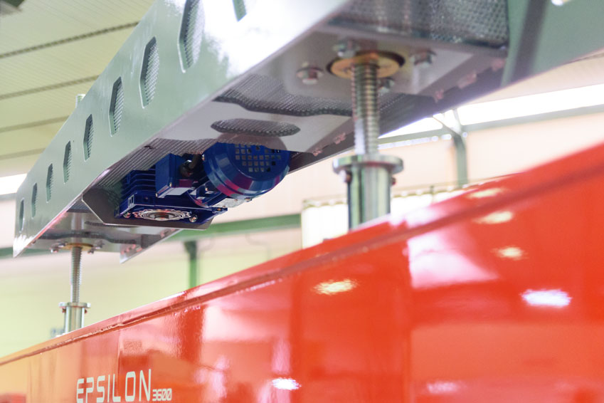 Support avec système d’ouverture assisté